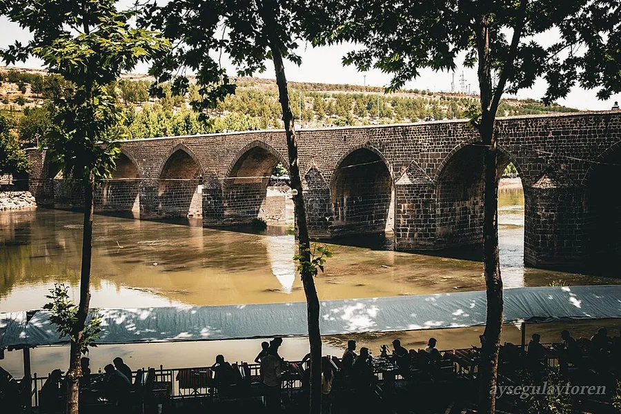 Diyarbakır · On Gözlü Köprü