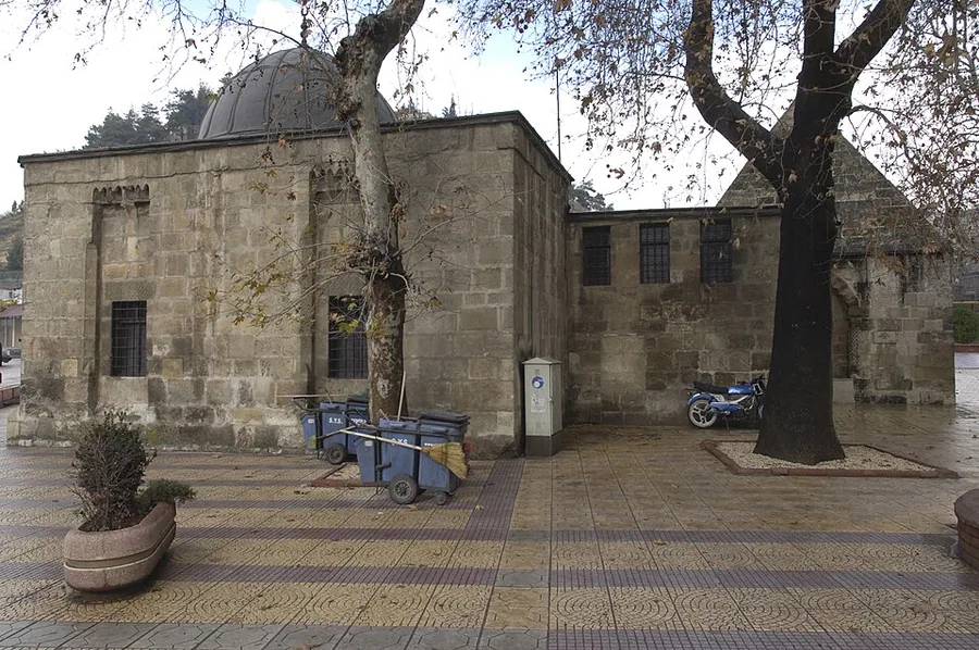 Kahramanmaraş · Taş Medrese ve Türbe